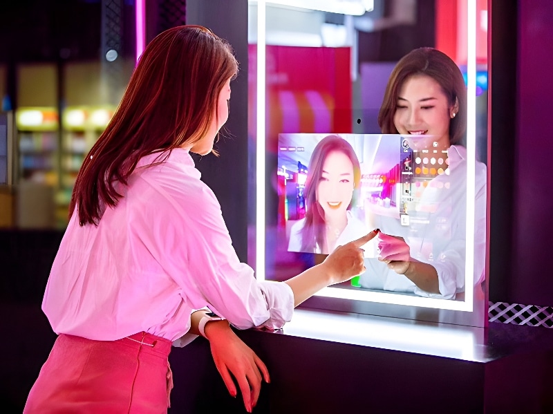 MIRROH AR smart beauty mirror for Tmall 11.11 new retail makeup experience