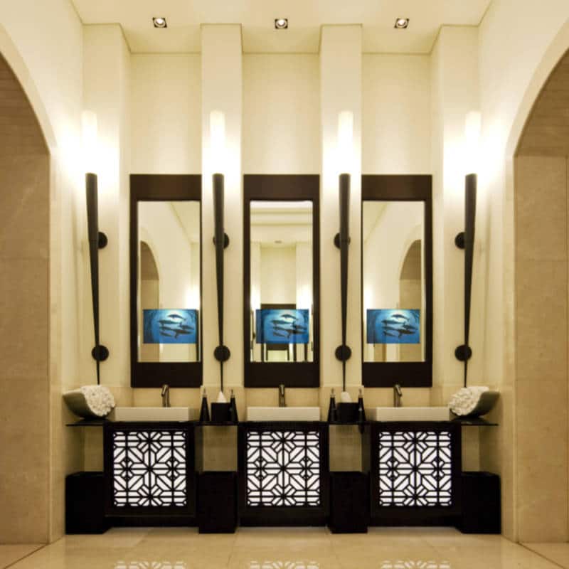MIRROH smart touch bathroom mirror and waterproof mirror TV in a Middle East five-star resort hotel bathroom